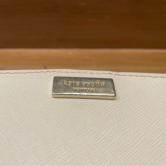 Kate Spade ♠️ Beautiful Netural Color Wallet - Picture 3 of 15